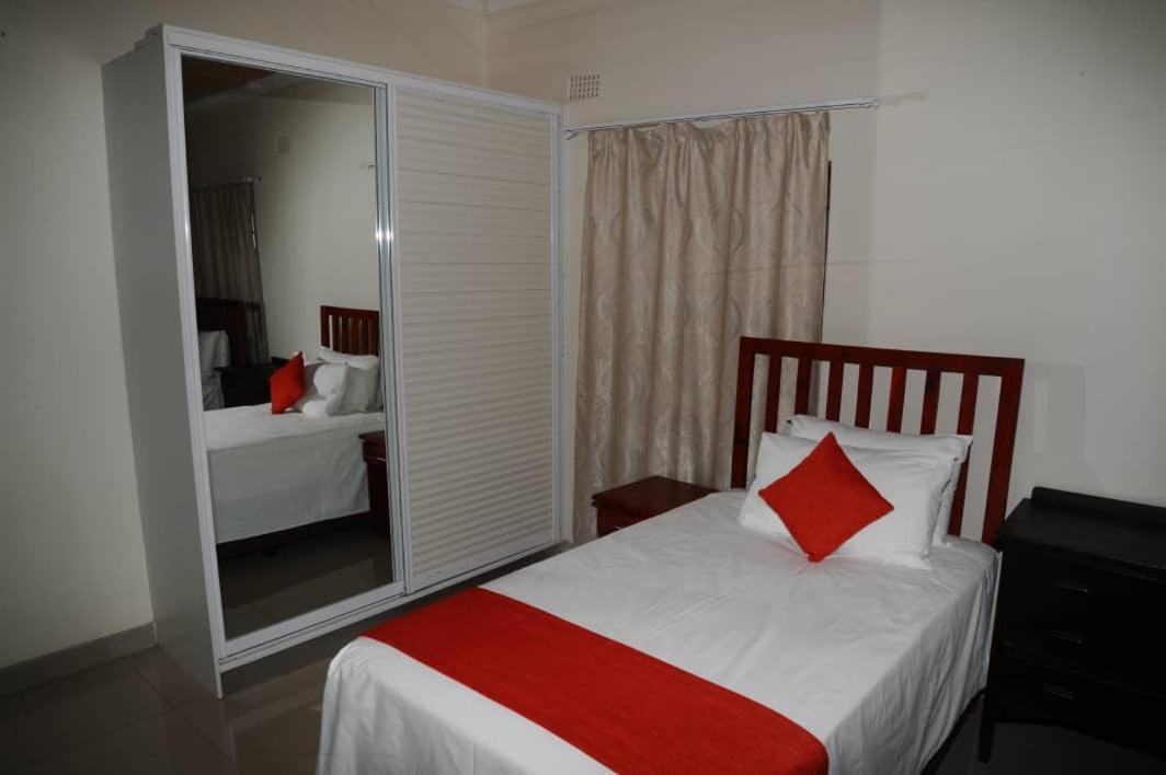 Pillacol Guest House 维多利亚瀑布 外观 照片